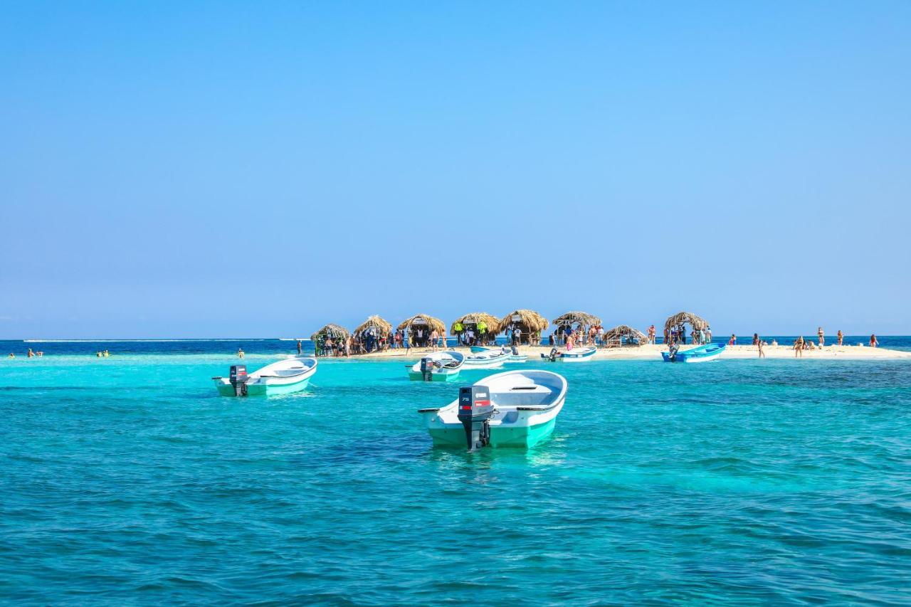 Paradise Island Beach Resort Punta Rucia Buitenkant foto