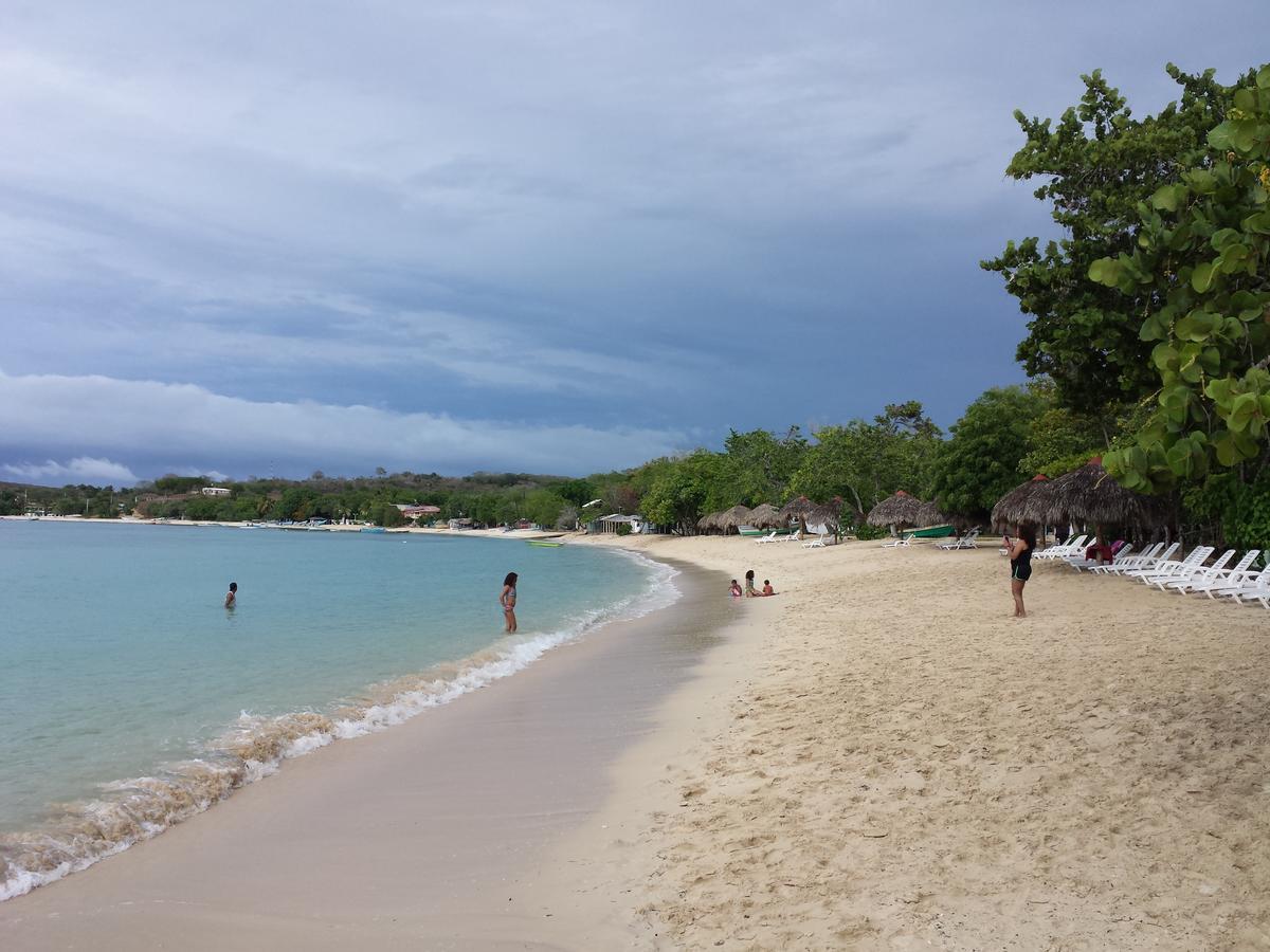 Paradise Island Beach Resort Punta Rucia Buitenkant foto