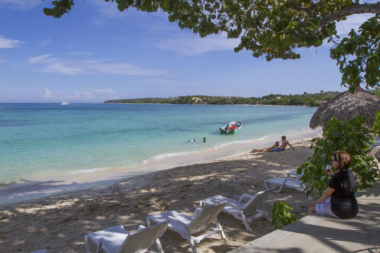 Paradise Island Beach Resort Punta Rucia Buitenkant foto