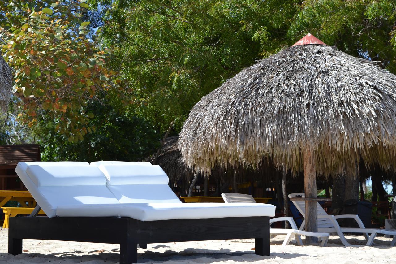 Paradise Island Beach Resort Punta Rucia Buitenkant foto