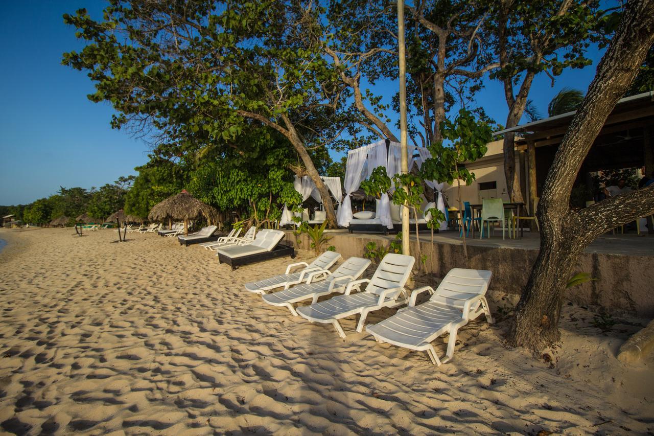 Paradise Island Beach Resort Punta Rucia Buitenkant foto